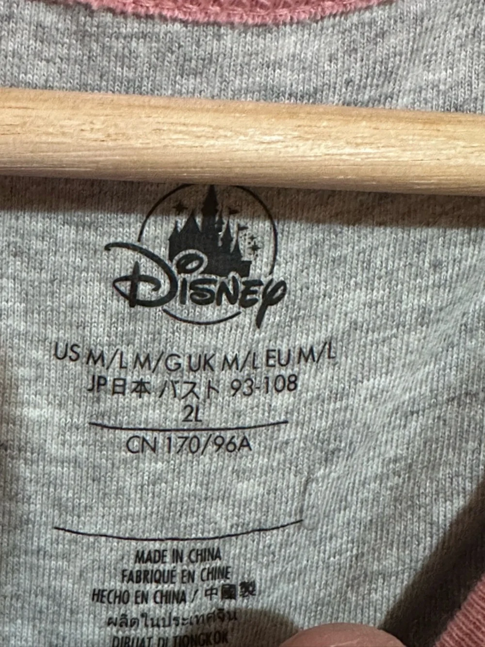 Disney Grey sleep shirt sz medium Mickey - Picture 6 of 7